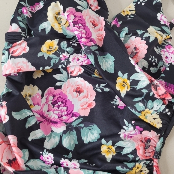 Maurices x American Beach Floral Ruched One Piece Swimsuit - Size M - Picture 5 of 7